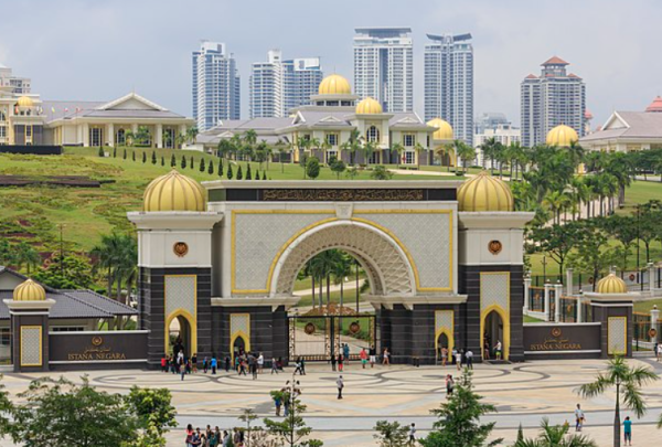 Warta Bandung Barat | 5 Destinasi Muslim-Friendly Terbaik untuk Petualangan Backpacking