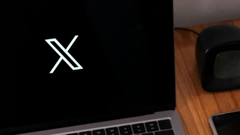 Elon Musk S X Down For Second Day As Platform Suffers Massive Global