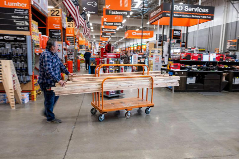 Home Depot ha decidido afrontar el problema de los aranceles, que también han contribuido a la reciente preocupación de los consumidores,