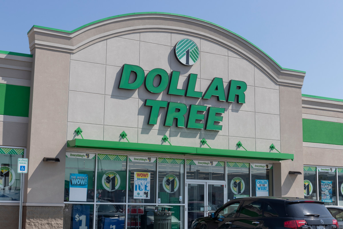 is-dollar-tree-open-on-memorial-day
