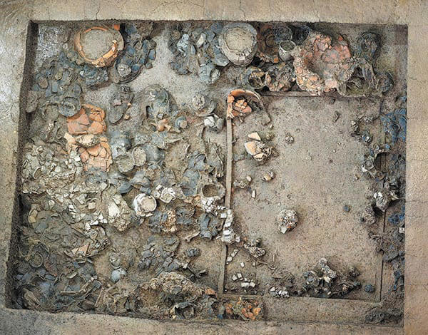 Archaeologists Unearth 5 000 Year Old Tomb That Could Be A Gateway To A