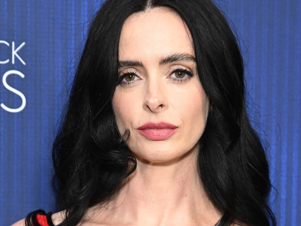 Leading Lady Krysten Ritter's Rare & Dark Photoshoot Has Fans Calling