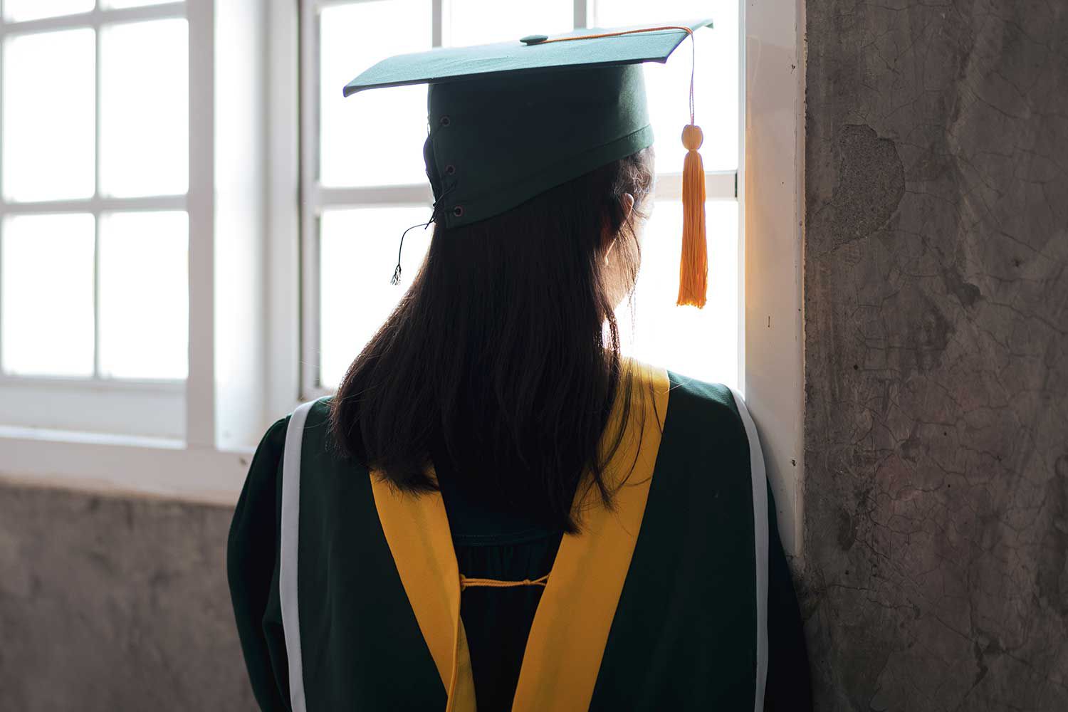 Teen Feels Forced to Choose Between Attending Her Own Graduation and