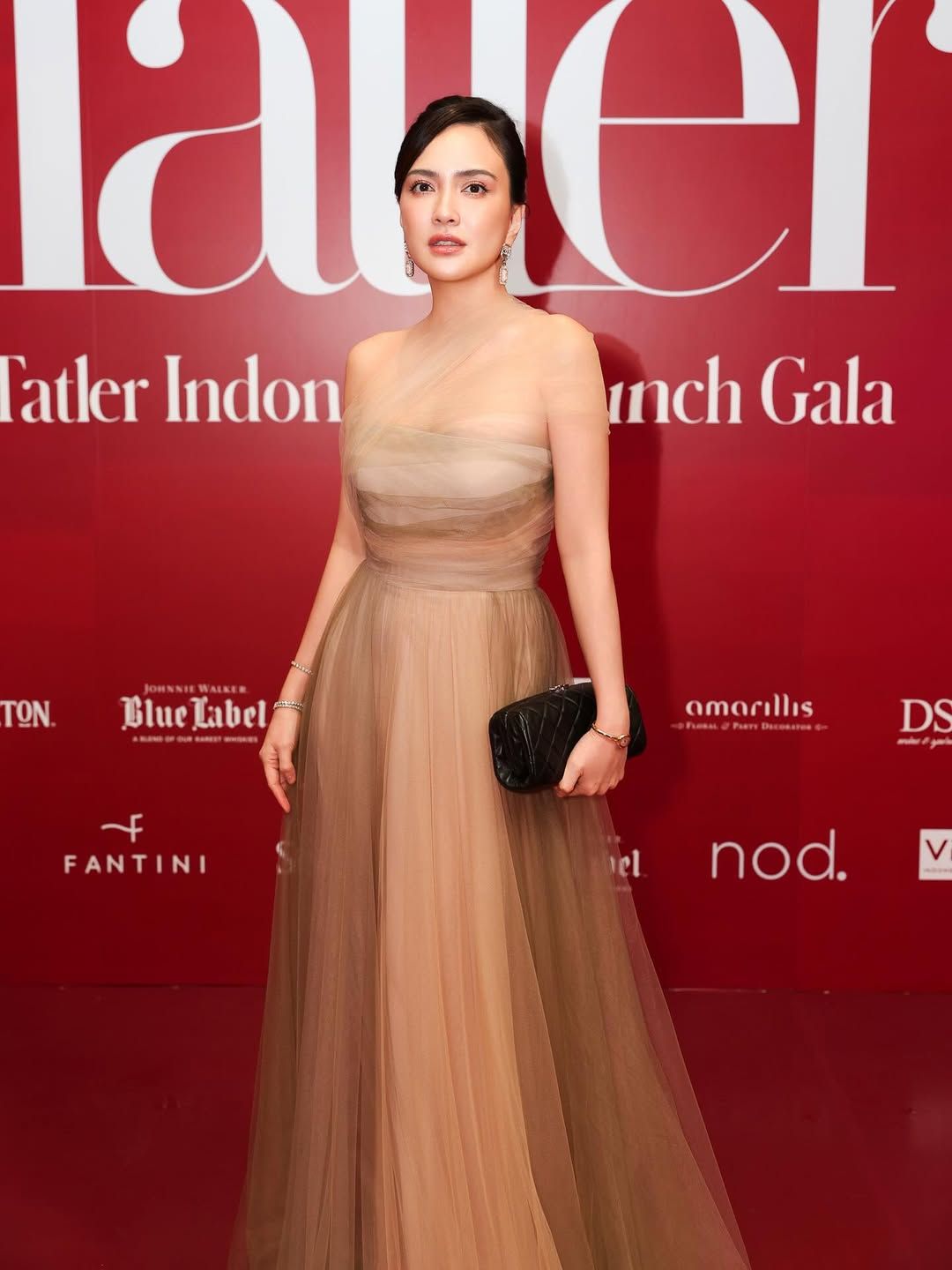 Shandy Aulia Kembaran dengan Aktis Hollywood, Tampilkan Elegansi dalam Gaun Couture Bermerk