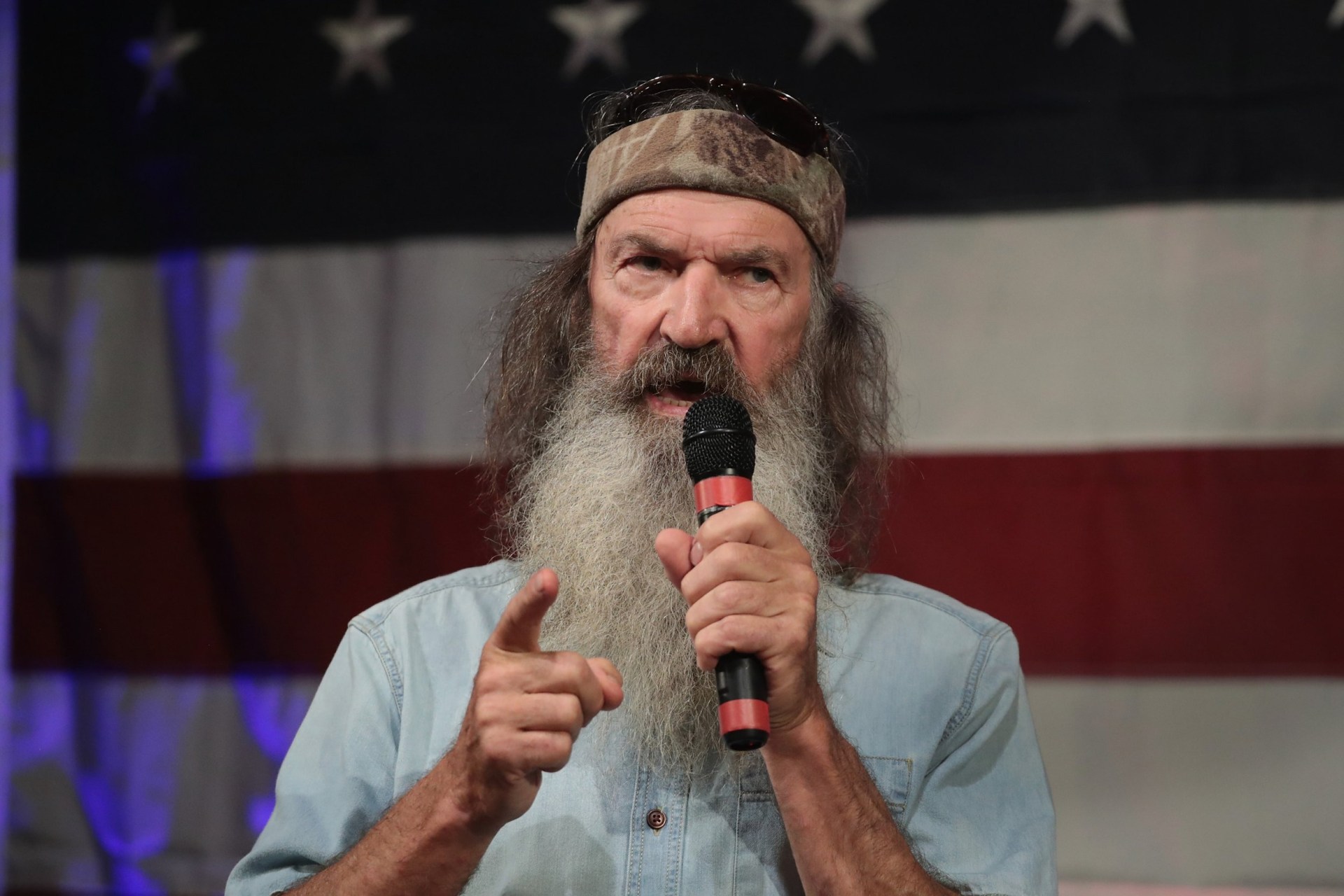 The Robertson Family of “Duck Dynasty” Fame Is Mourning the Death of