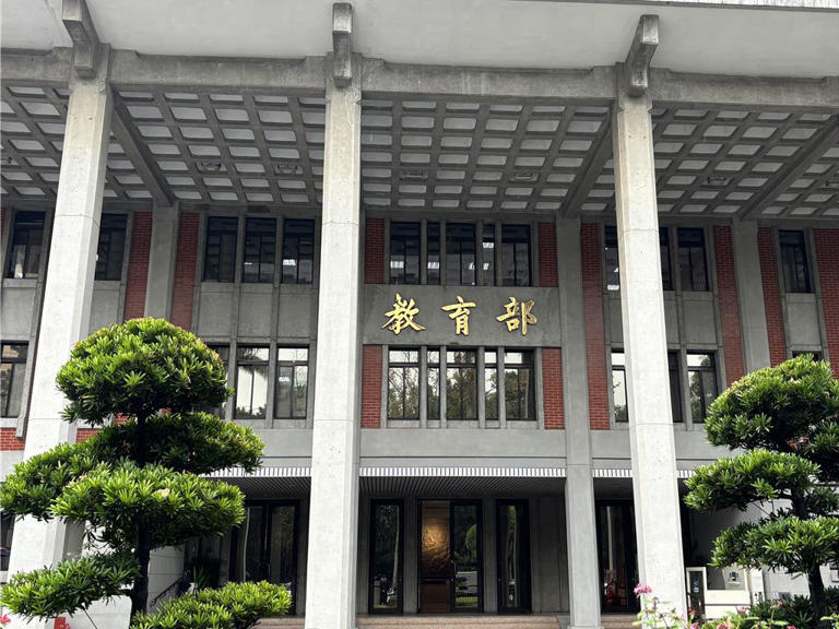 大學校院招收大陸地區學生聯合招生委員會近日公告2025年招收陸生碩博士班簡章，，合計提供1437個名額，僅限已在台陸生可報名。（本報資料照）