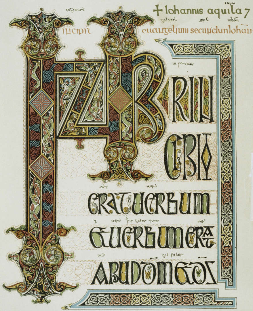 Le latin entre en scène