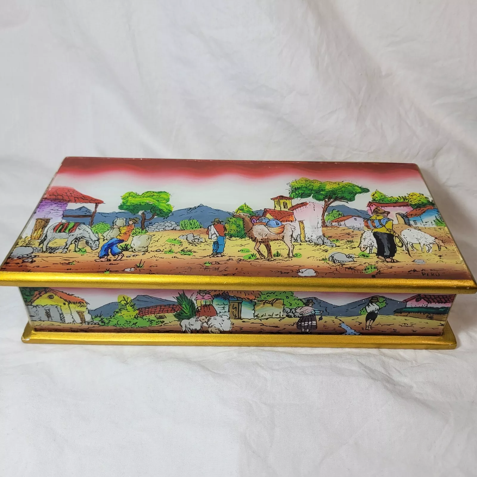 14 Antique Mirrors That Are Worth More Than You Think