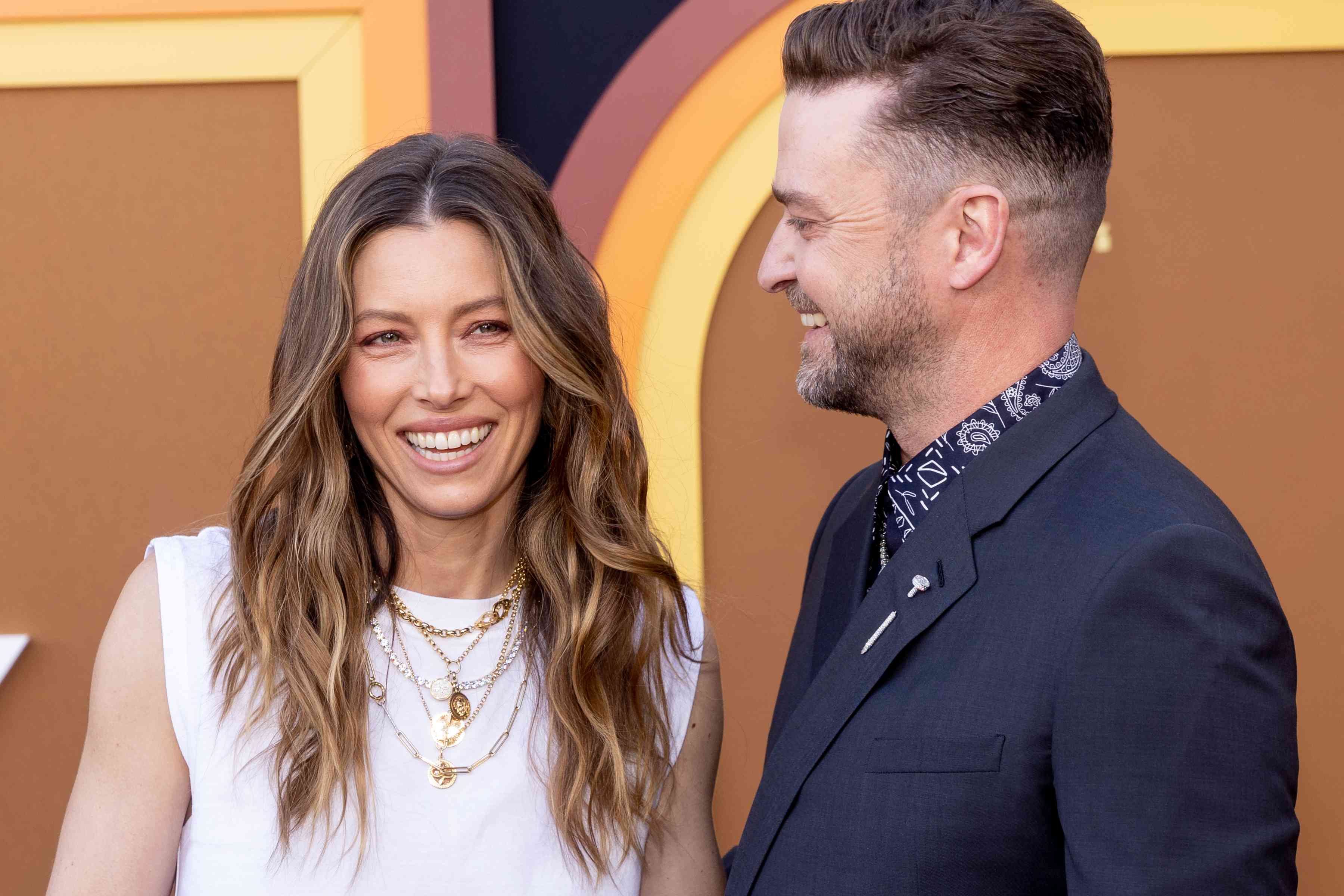 Jessica Biel and Justin Timberlake Twin in TShirts with Each Other’s