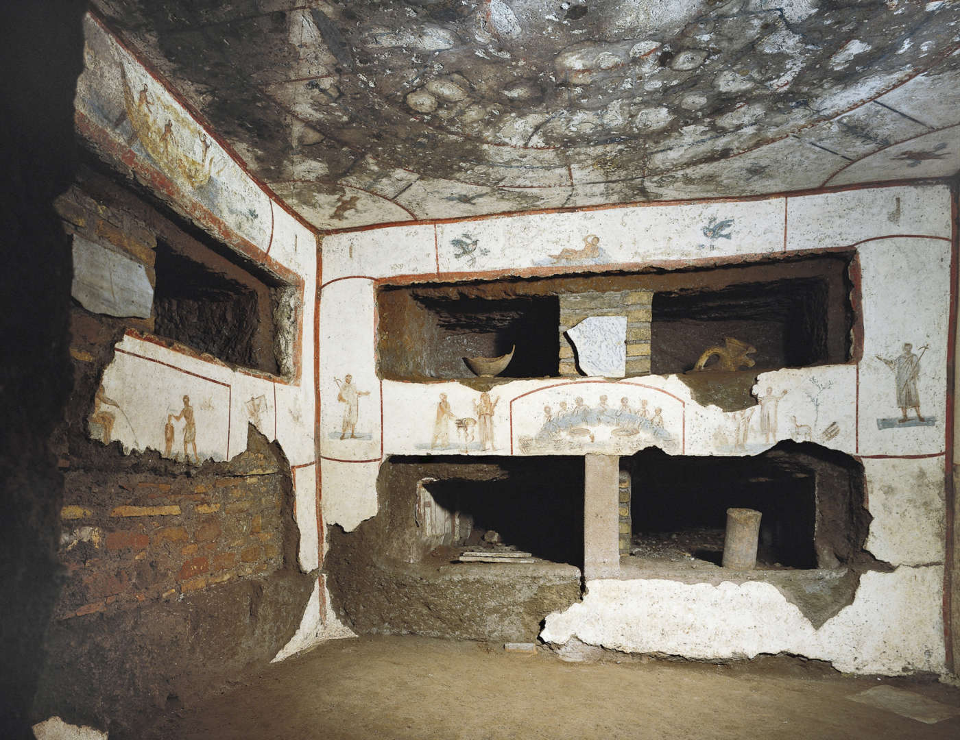 Une sépulture dans les catacombes