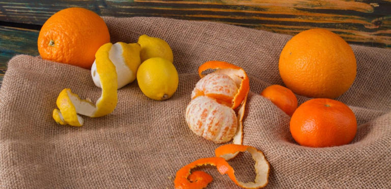 قشر البرتقال واليوسفي