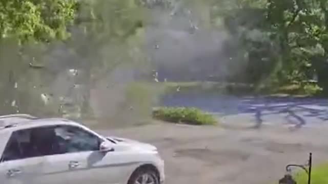 Moment truck ‘leaking propane gas’ explodes in residential neighbourhood