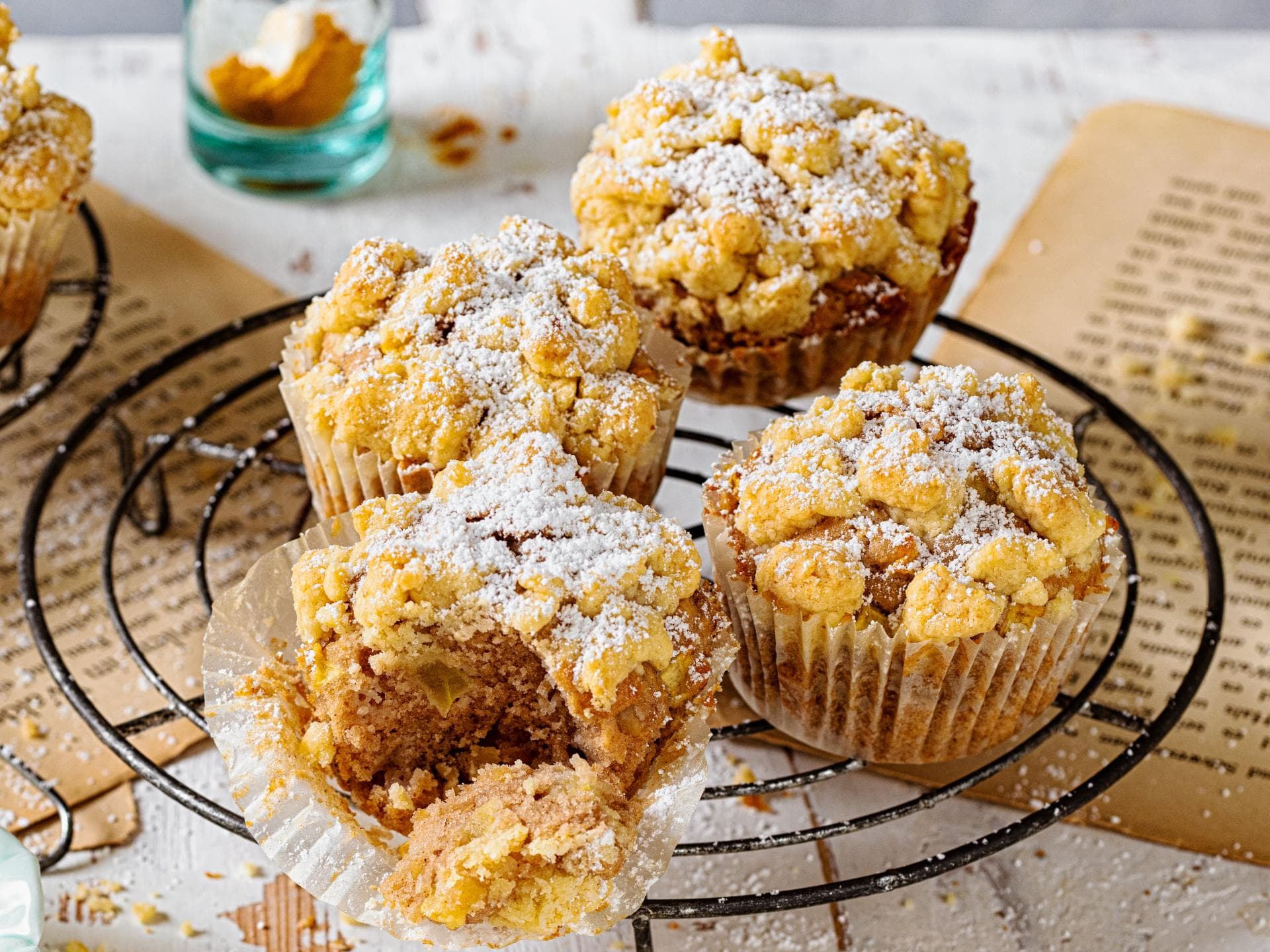 Apfel-Walnuss-Muffins mit Kurkuma-Skyr: Saftiges Rezept mit ...