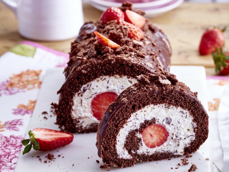 Maulwurf-Erdbeer-Biskuitrolle – hier stimmt einfach alles