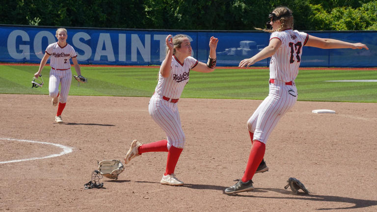 Here's how Holy Cross, Highlands advanced to the 2025 Ninth Region ...