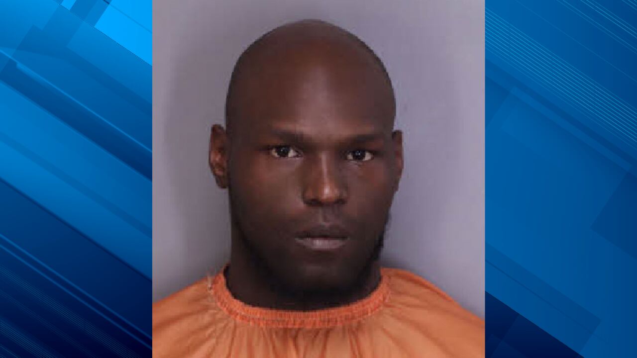 Pee Dee man broke into home, pointed guns at people inside, deputies say