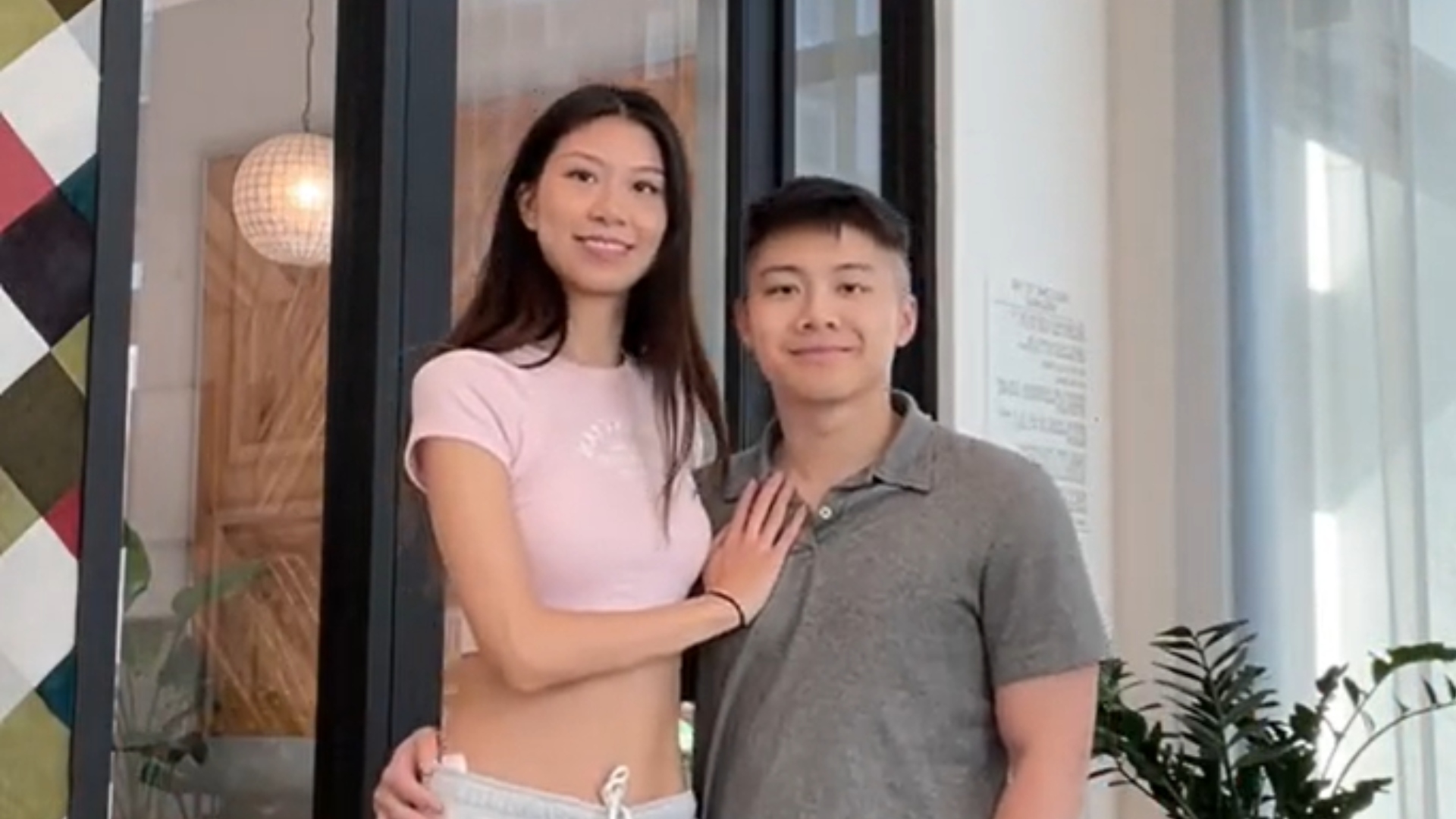 “Beautiful… but too tall”: these persistent clichés that tall women are tired of hearing