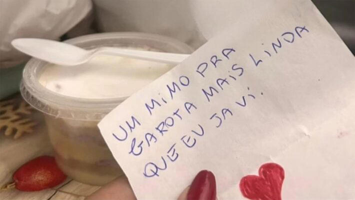 Adolescente morre após comer bolo de entrega misteriosa com bilhetinho. credito Reprodução/TV Globo Foto: Reprodução/TV Globo