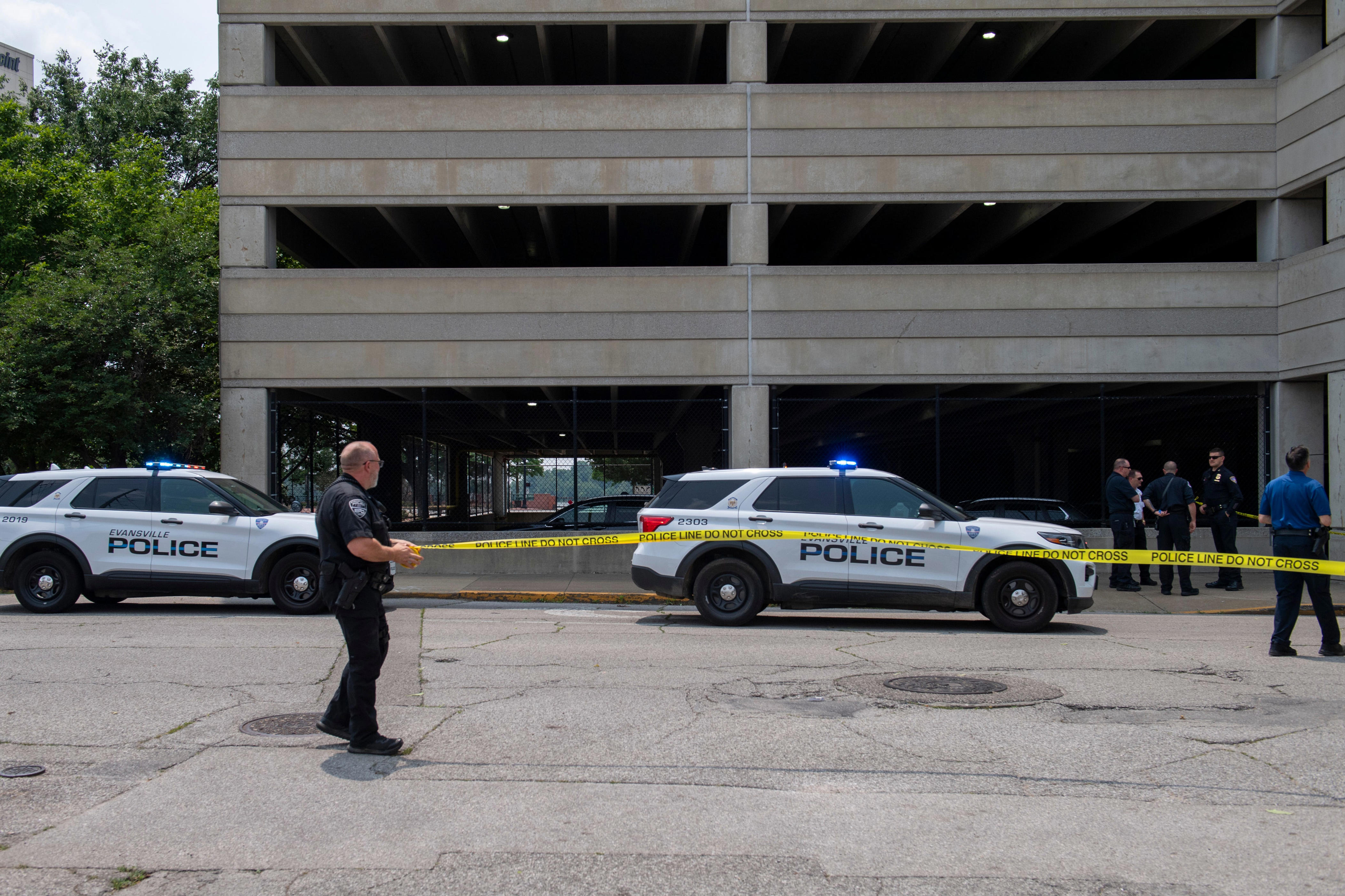 Police Man reportedly jumps to his death from Evansville casino's