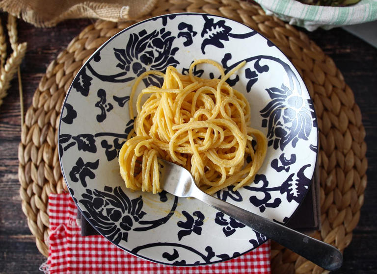 Pumpkin and ricotta sauce, perfect for serving pasta or filling ravioli!