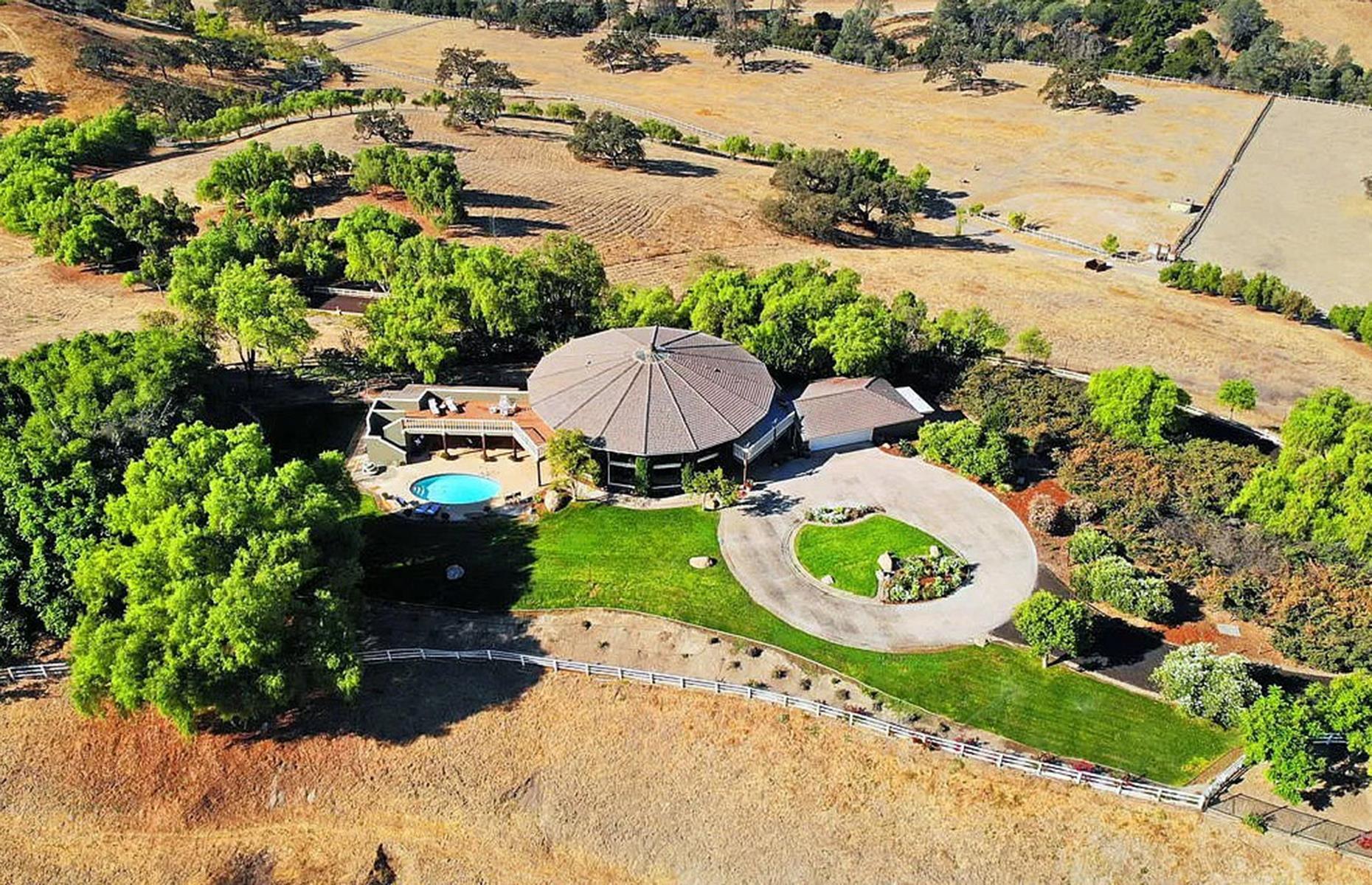 7 incredible ranches perfect for cowboys, cowgirls