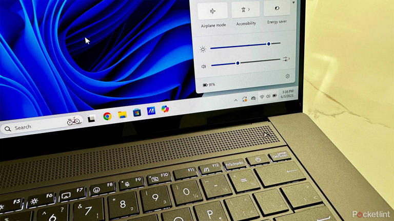Battery icon on Windows 11.