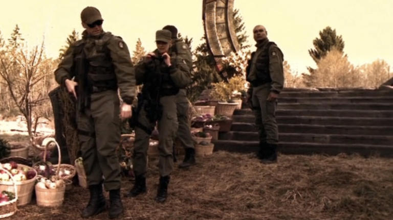 How Sci-Fi Shows Like Stargate SG-1 Influenced The Writing On Bones
