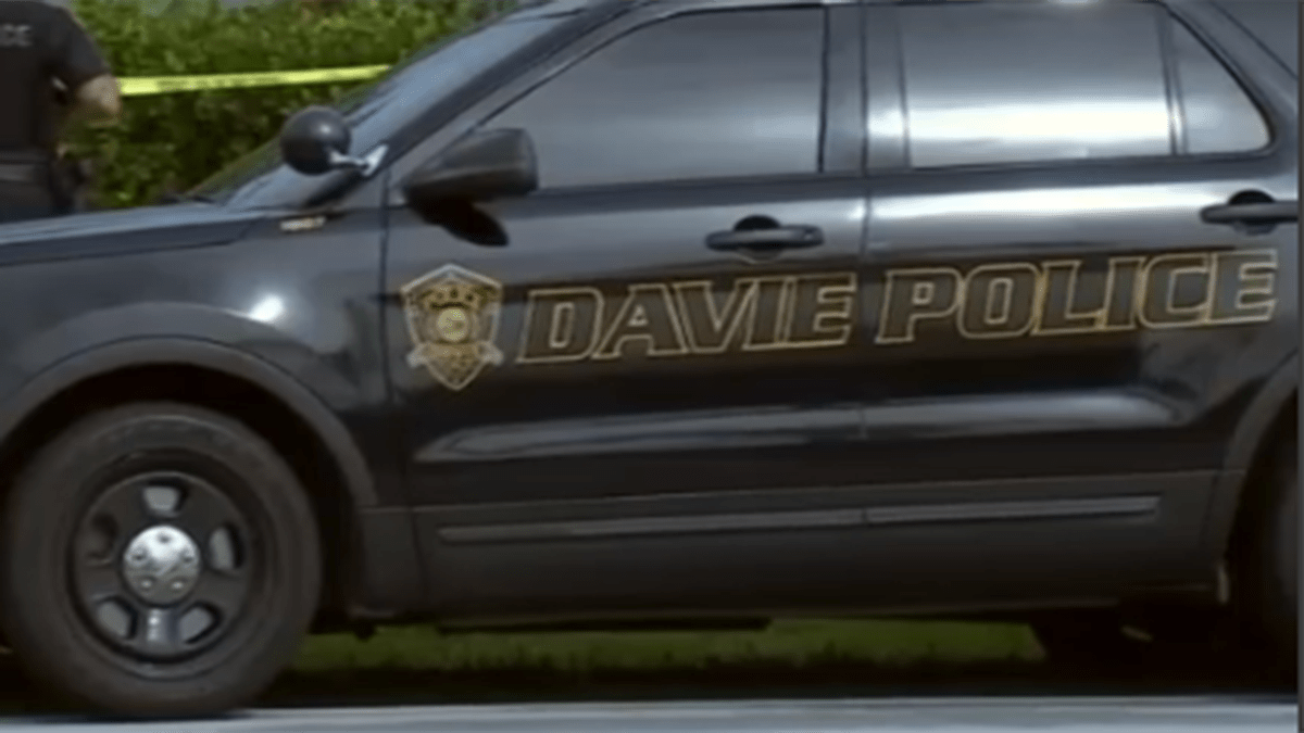 Davie Town Council candidate facing DUI charges after crash, cops say