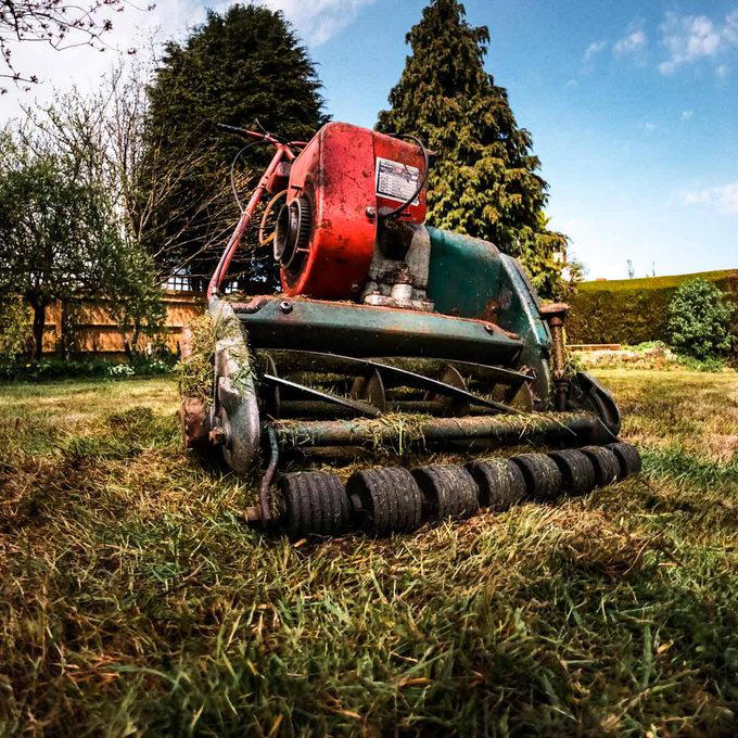 10 Vintage Lawn Mowers You Just Have to See