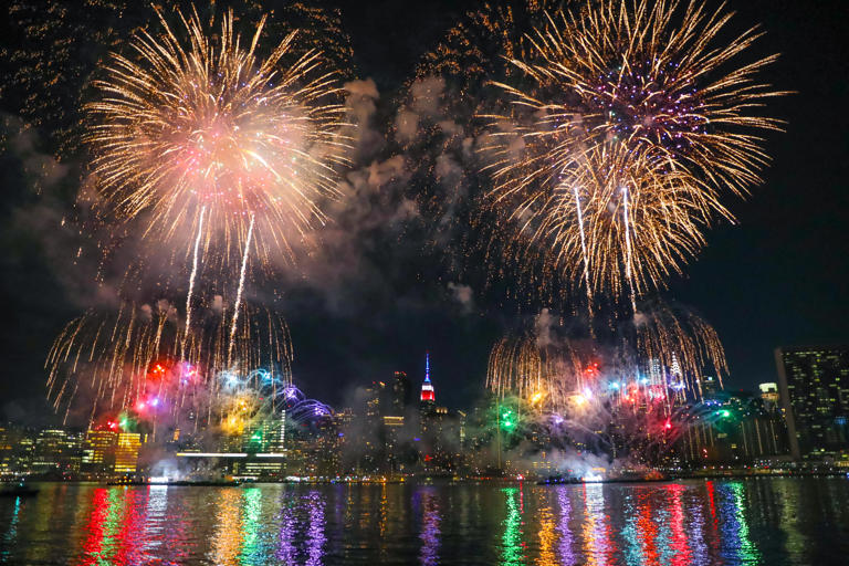 how to watch 4th july fireworks new york