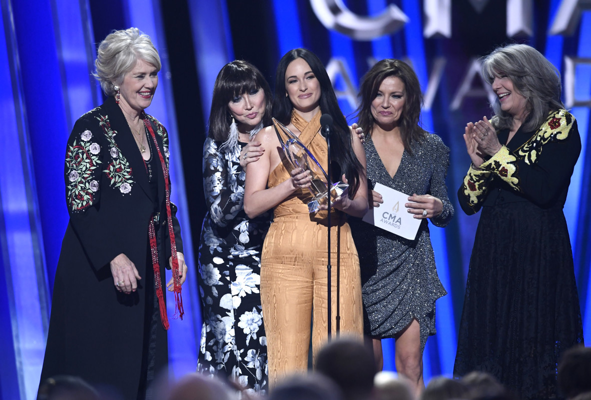 Country Legend, 67, Stuns Fans With Ageless Appearance 'Looking Great'