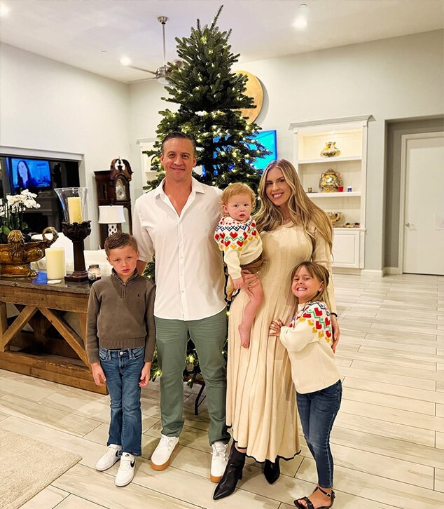 Ryan Lochte’s Wife Kayla Reid Files for Divorce After 7 Years(02)