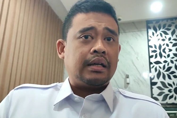 Gubernur Sumatera Utara, Bobby Nasution saat diwawancarai wartawan di kantornya, Rabu (7/5/2025) (Rahmat Utomo/Kompas.com)