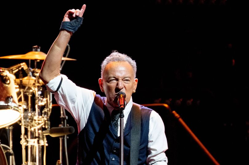 Bruce Springsteen reduces fans to tears with touching moment live on stage