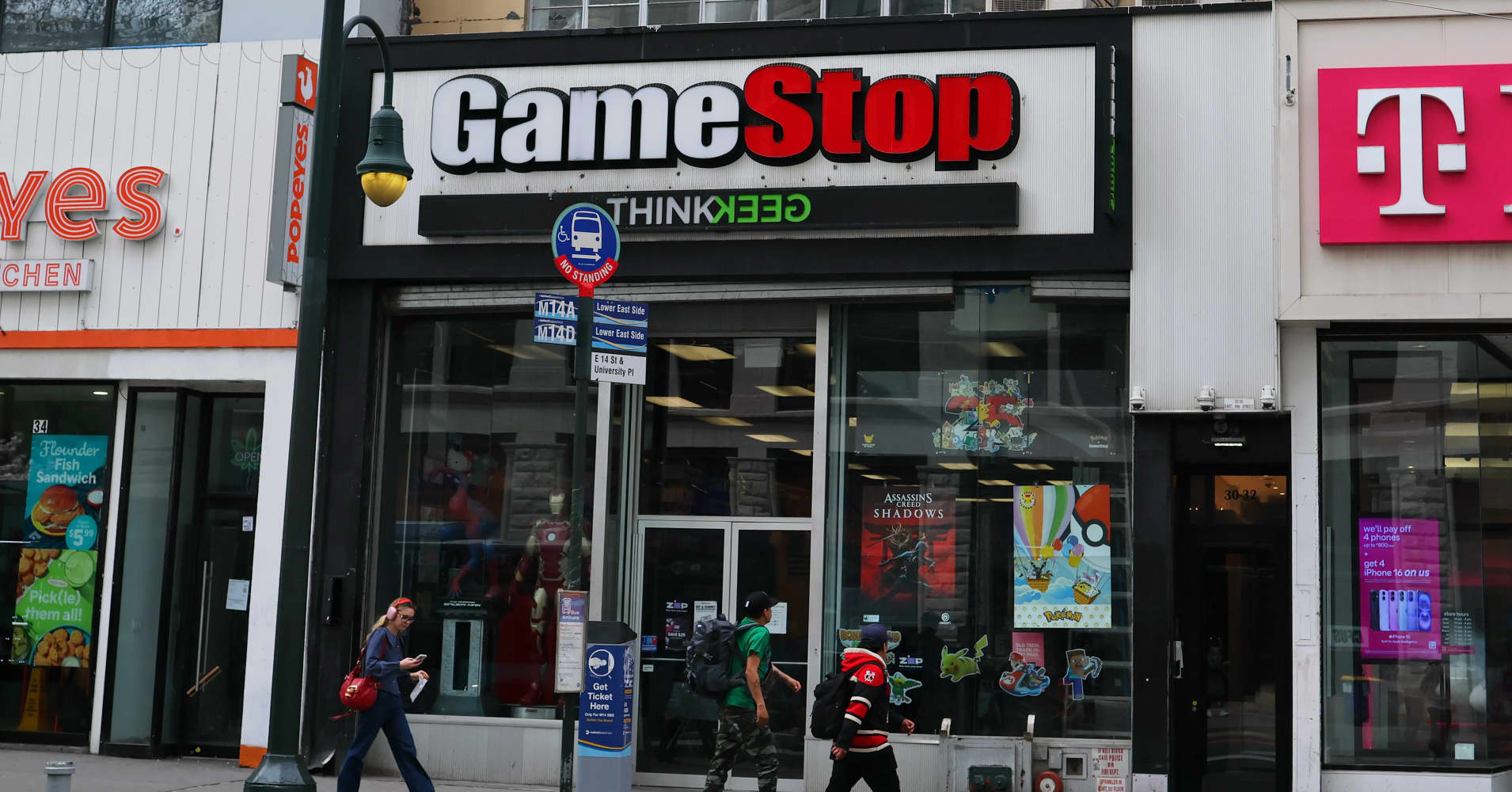 GameStop shares tank more than 20% as retailer reveals convertible debt ...