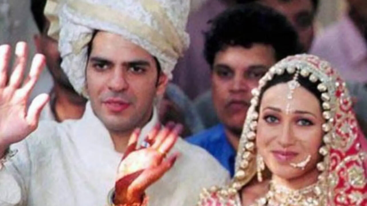 Karisma Kapoor's Ex-Husband Sunjay Kapur Dies Of Heart Attack While Playing  Polo: Report