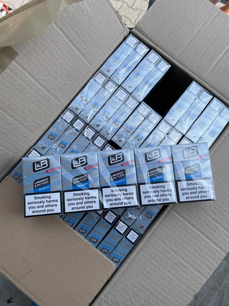 Twee mannen betrapt die 9 miljoen sigaretten Nederland in wilden smokkelen