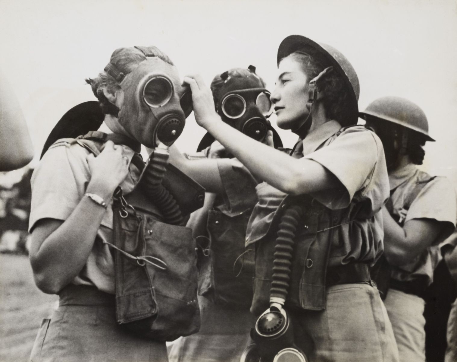 Rare pictures of women in World War II