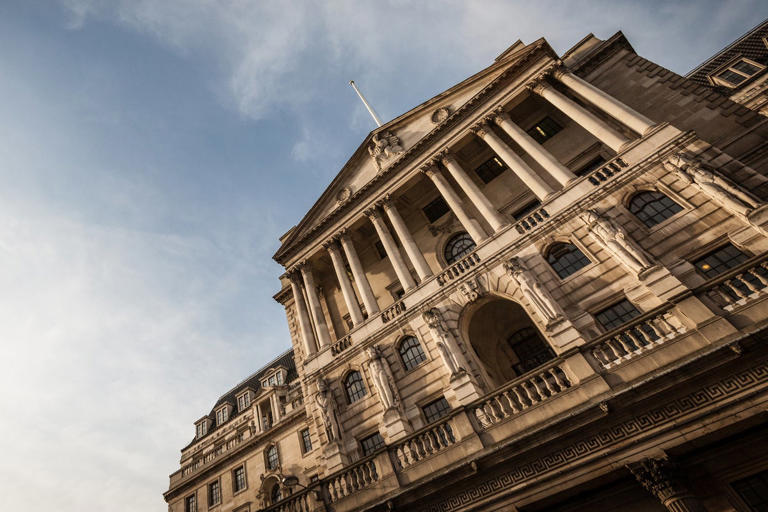 Will interest rates fall today? Key factors and 2026 predictions