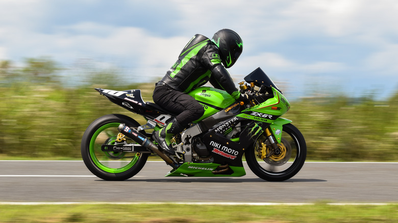 k Kawasaki Ninja® ZX™-6R | Motorcycle | Sporty & Versatile