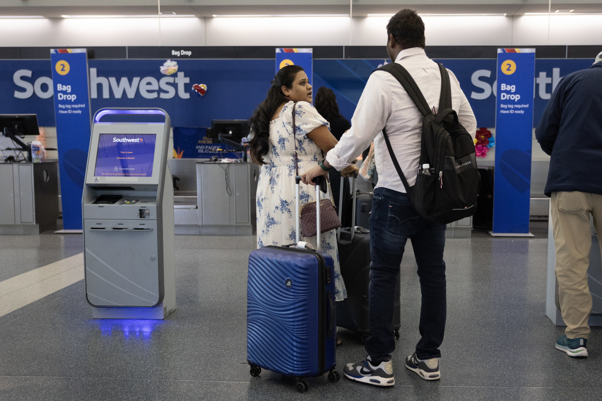 Southwest airlines delta among 1 609 u s flights delayed