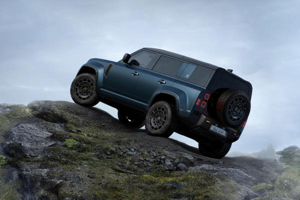2026 Land Rover Defender Armed with New Tech and Revised Styling