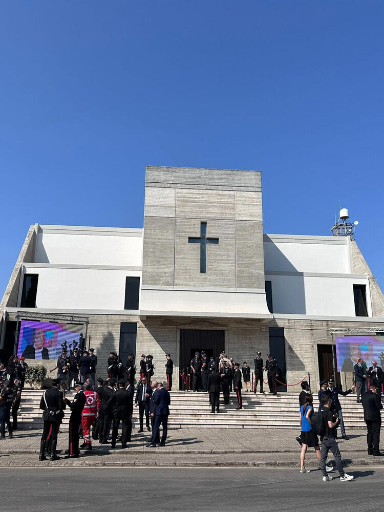 Oggi i funerali del Brigadiere Legrottaglie. Presente Mattarella