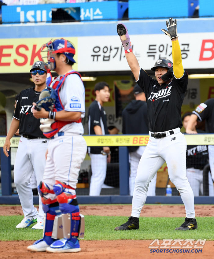 이정훈 홈런 순간
