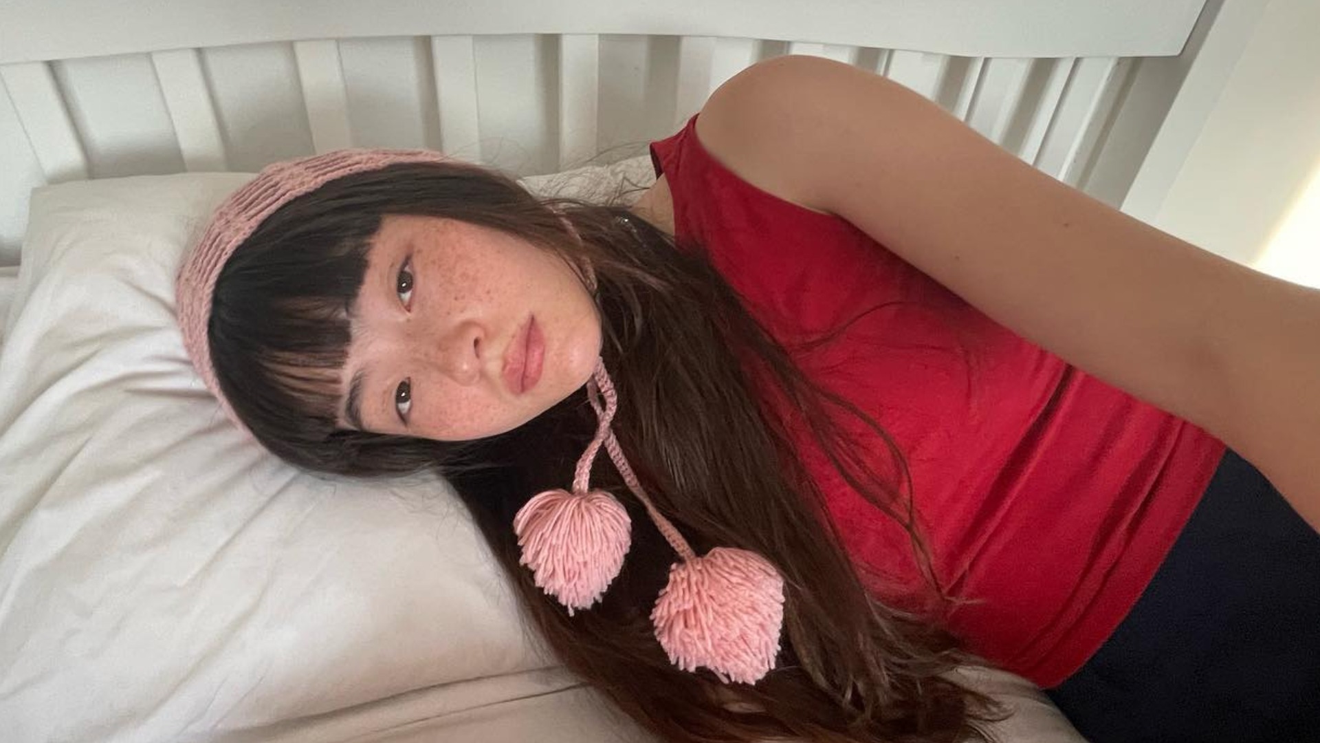 Sick Woman Resting Smart Phone On Stockfoto 2128767557 | Shutterstock, image size:1920x1080