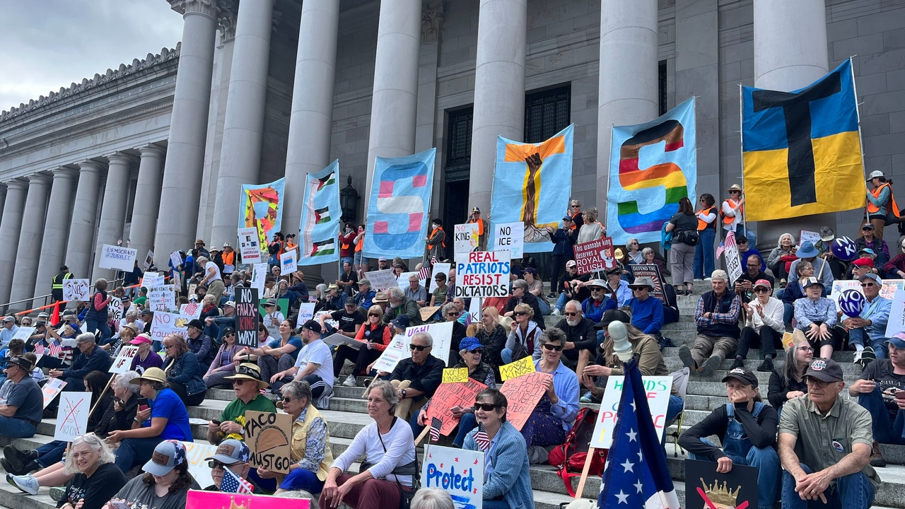 LIVE Thousands gather at 'No Kings' protests in Seattle