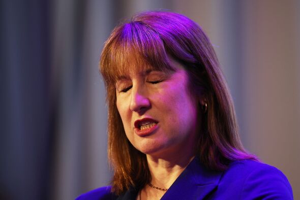 Reeves Launches Desperate £725bn Bid to Avert UK's Economic Collapse