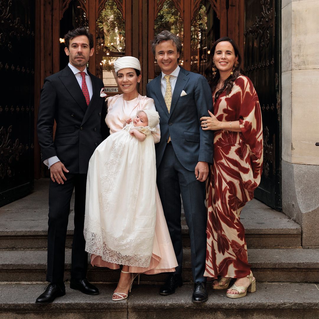 Así ha sido el bautizo de la hija de Paula Ordovás, desde dentro: las fotos  más emotivas