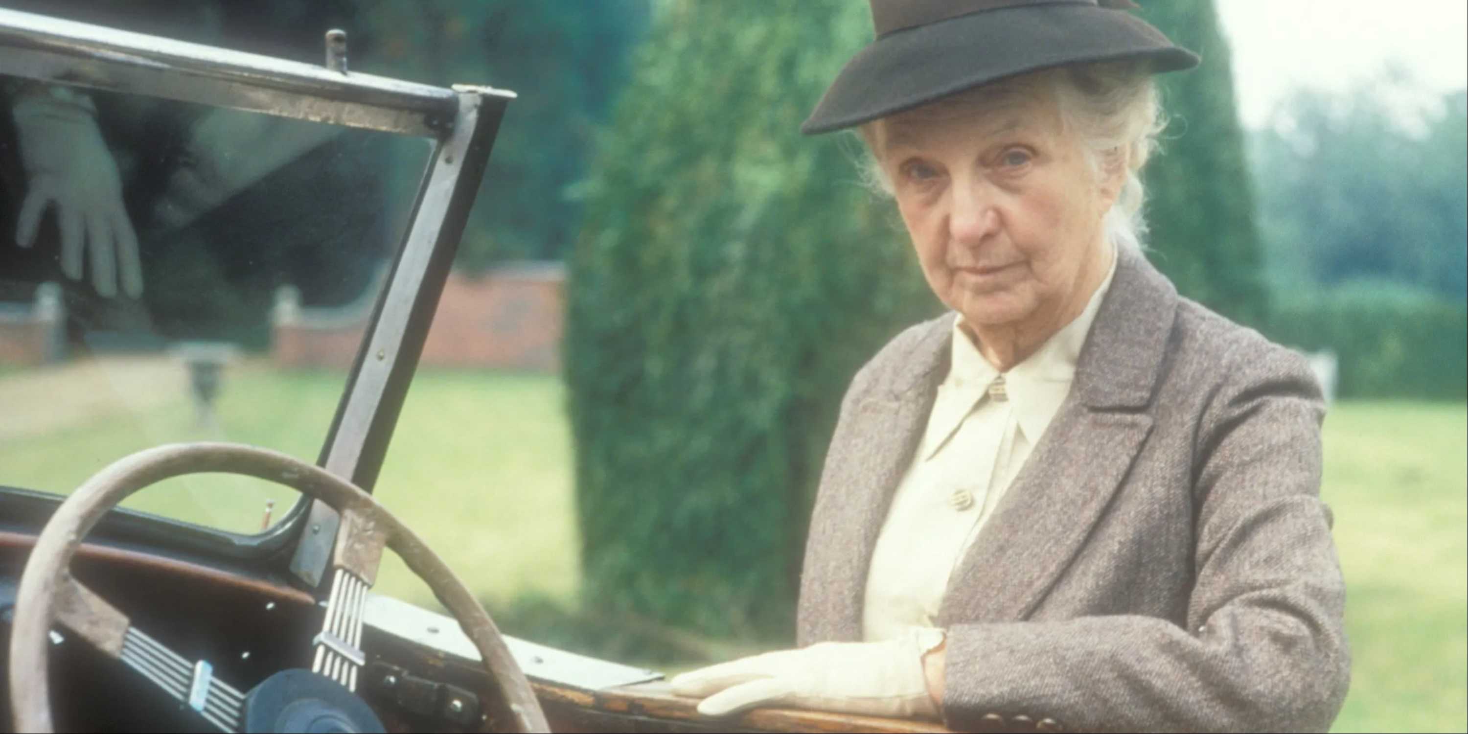 7 TV Detectives Smarter Than Sherlock, Ranked
