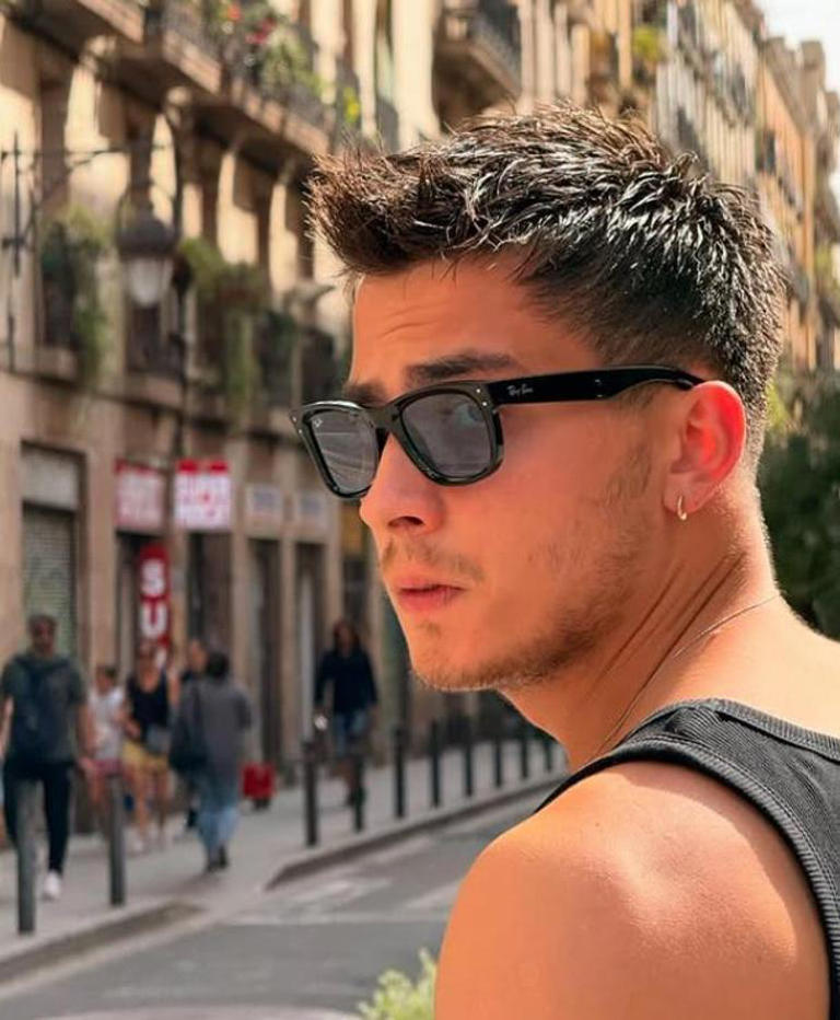 Uzak Şehir'in Kaya'sı Atakan Özkaya tatilde!